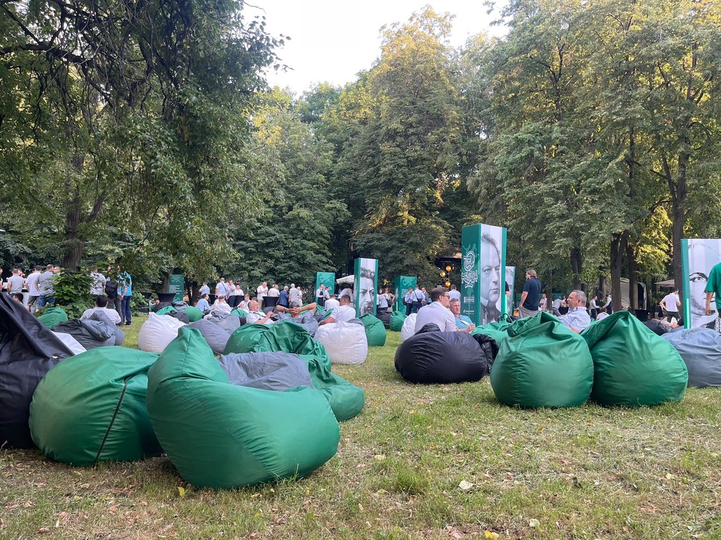 Аренда кресел мешков